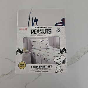 NWT Peanuts Holiday Sheets - Twin Size